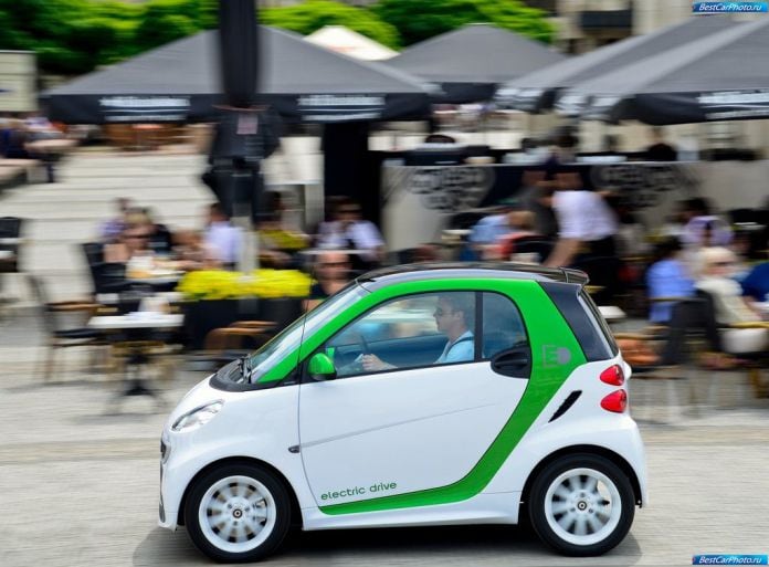 2013 Smart Fortwo Electric Drive - фотография 13 из 31 2013 Smart Fortwo Electric Drive - фотография 13 из 31