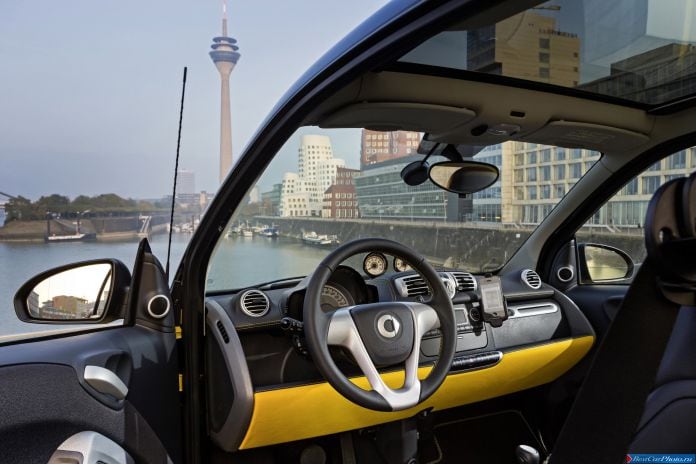 2013 Smart Fortwo Cityflame - фотография 8 из 12 2013 Smart Fortwo Cityflame - фотография 8 из 12