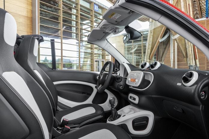 2015 Smart Fortwo Cabrio - фотография 24 из 30