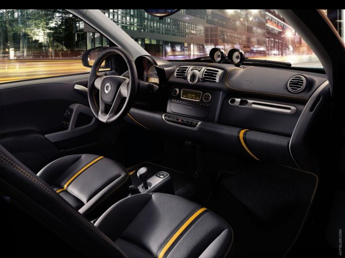 2015 Smart Fortwo Edition Flashlight - фотография 3 из 4