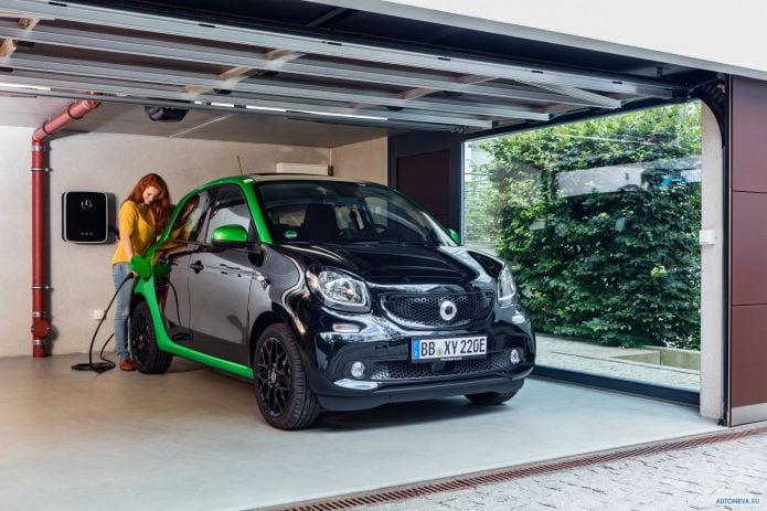 2017 Smart ForFour Electric Drive Passion - фотография 1 из 15