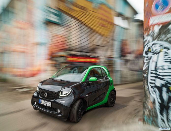2017 Smart ForTwo Coupe Electric Drive Prime - фотография 4 из 30