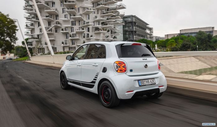2020 Smart ForFour EQ Edition One - фотография 34 из 40 2020 Smart ForFour EQ Edition One - фотография 34 из 40
