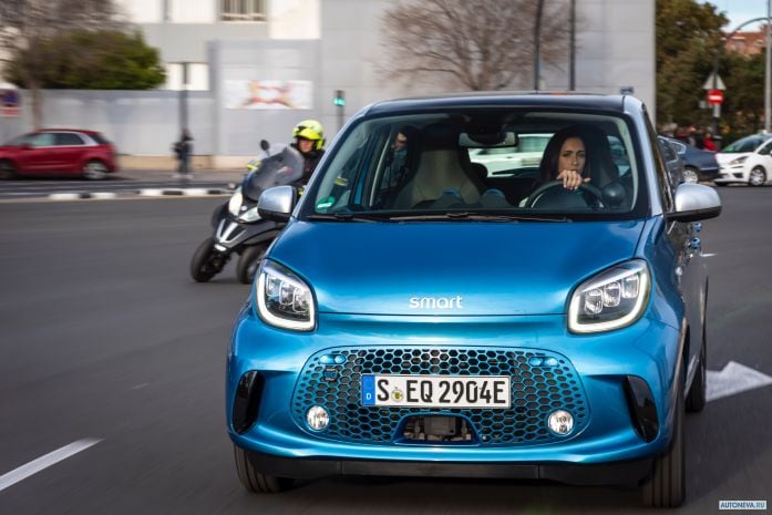 2020 Smart ForFour EQ Passion - фотография 1 из 30