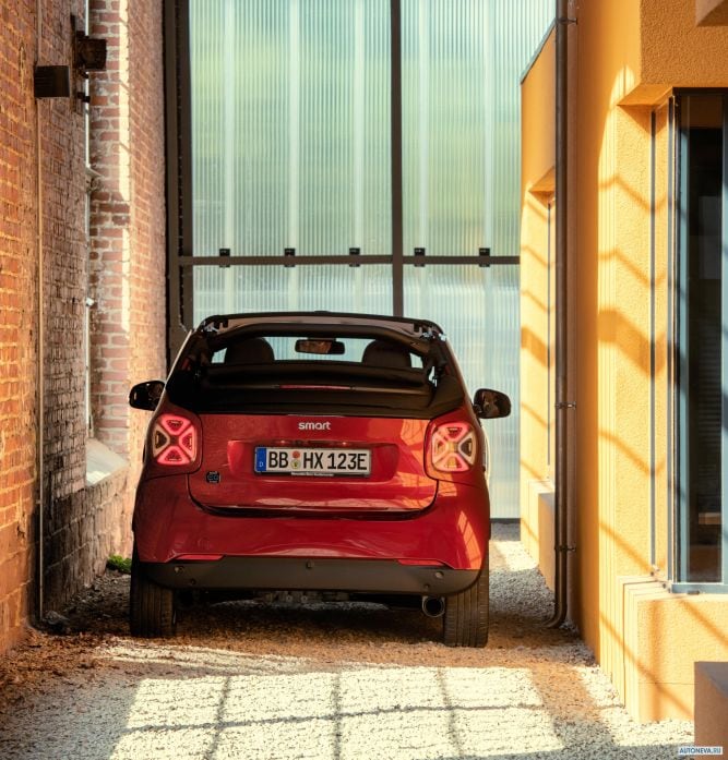 2020 Smart ForTwo Cabrio EQ Prime - фотография 34 из 40 2020 Smart ForTwo Cabrio EQ Prime - фотография 34 из 40
