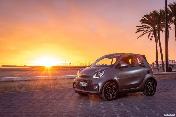 2020 Smart ForTwo Cabrio EQ Pulse - фотография 8 из 29