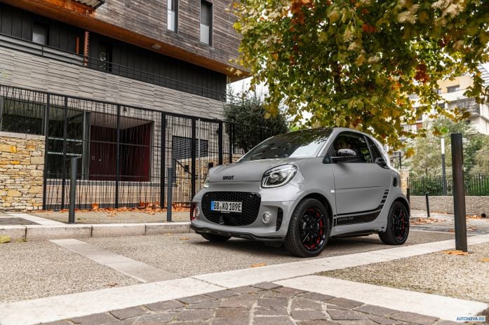 2020 Smart ForTwo Coupe EQ Edition One - фотография 10 из 25 2020 Smart ForTwo Coupe EQ Edition One - фотография 10 из 25