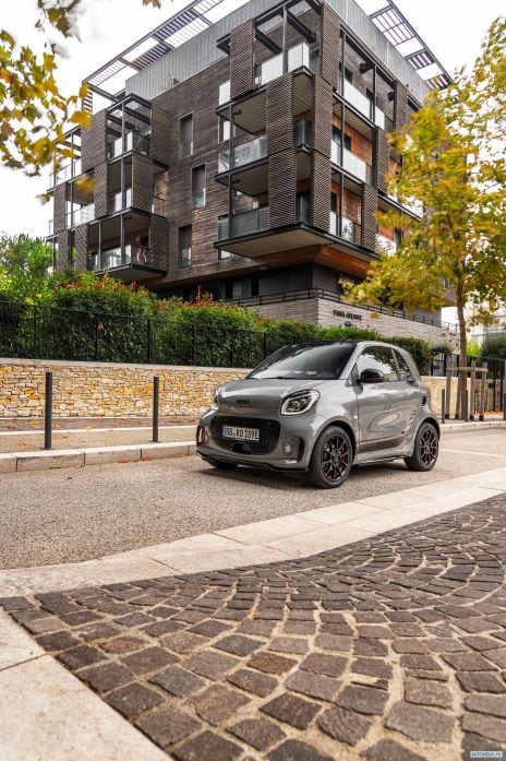 2020 Smart ForTwo Coupe EQ Edition One - фотография 12 из 25