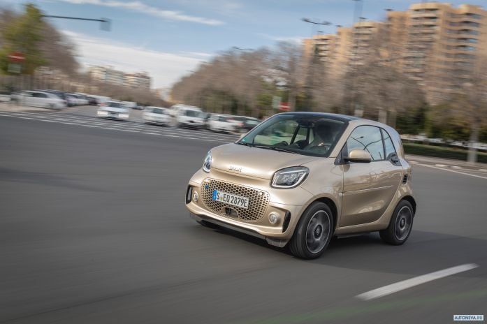 2020 Smart ForTwo Coupe EQ Pulse - фотография 18 из 39 2020 Smart ForTwo Coupe EQ Pulse - фотография 18 из 39