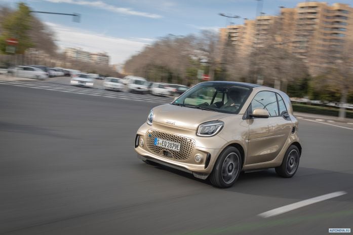 2020 Smart ForTwo Coupe EQ Pulse - фотография 18 из 39