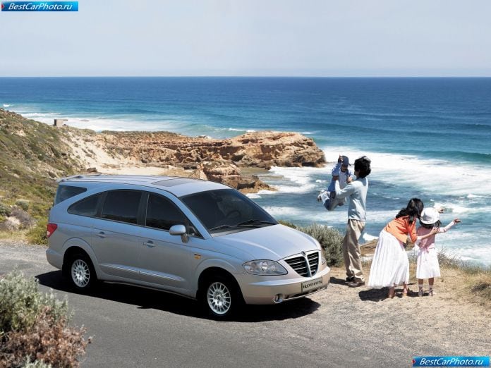 2004 SsangYong Rodius - фотография 4 из 20