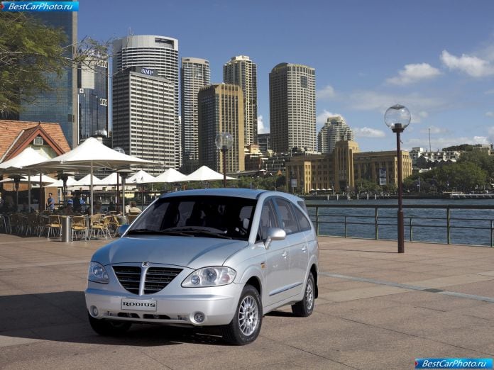 2004 SsangYong Rodius - фотография 7 из 20