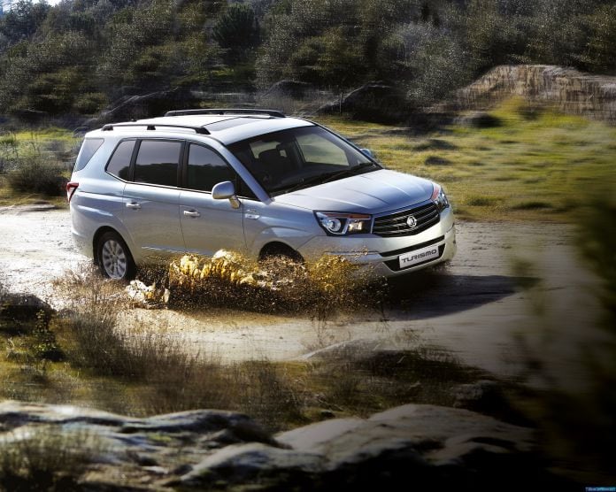 2013 SsangYong Turismo - фотография 2 из 9