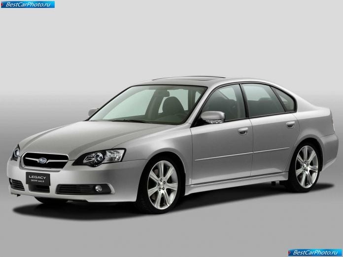 2004 Subaru Legacy Sedan - фотография 9 из 15