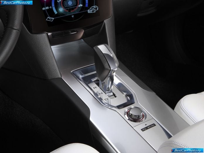 2009 Subaru Legacy Concept - фотография 12 из 25 2009 Subaru Legacy Concept - фотография 12 из 25