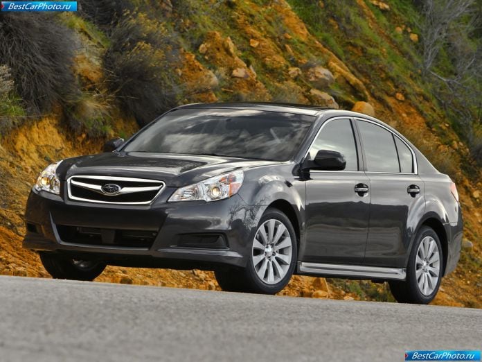 2010 Subaru Legacy - фотография 4 из 23