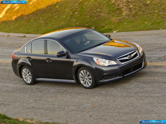 2010 Subaru Legacy - фотография 9 из 23