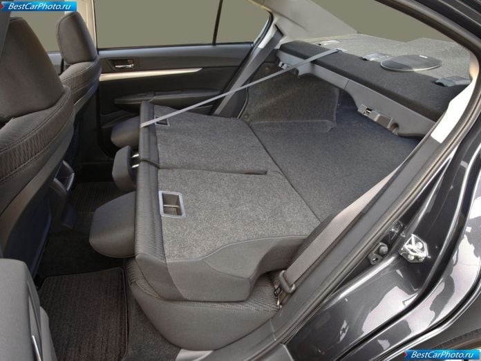 2010 Subaru Legacy - фотография 19 из 23 2010 Subaru Legacy - фотография 19 из 23