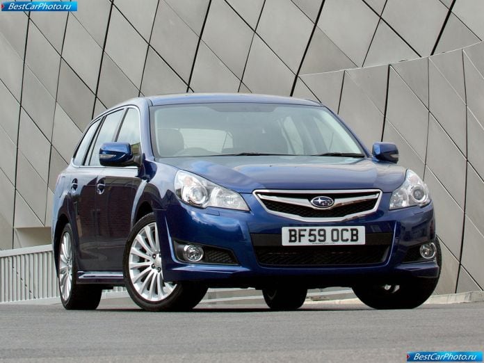 2010 Subaru Legacy Tourer - фотография 1 из 50
