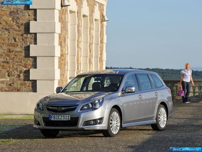 2010 Subaru Legacy Tourer - фотография 16 из 50