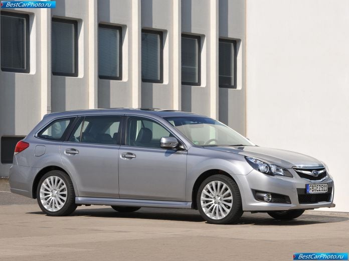 2010 Subaru Legacy Tourer - фотография 17 из 50
