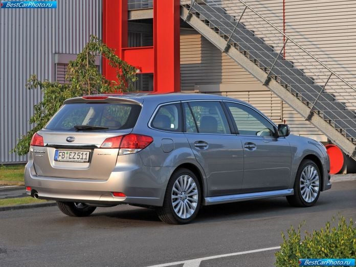 2010 Subaru Legacy Tourer - фотография 33 из 50 2010 Subaru Legacy Tourer - фотография 33 из 50