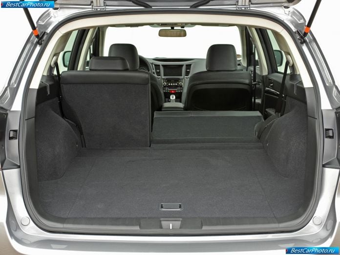 2010 Subaru Legacy Tourer - фотография 45 из 50
