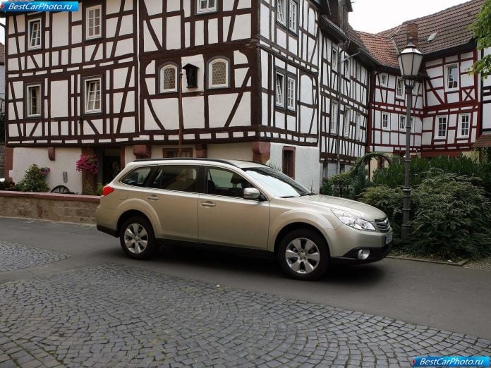2011 Subaru Outback - фотография 11 из 26 2011 Subaru Outback - фотография 11 из 26