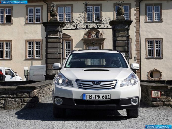2011 Subaru Outback - фотография 21 из 26