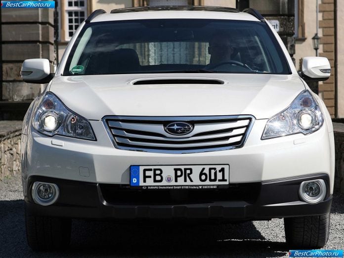 2011 Subaru Outback - фотография 22 из 26
