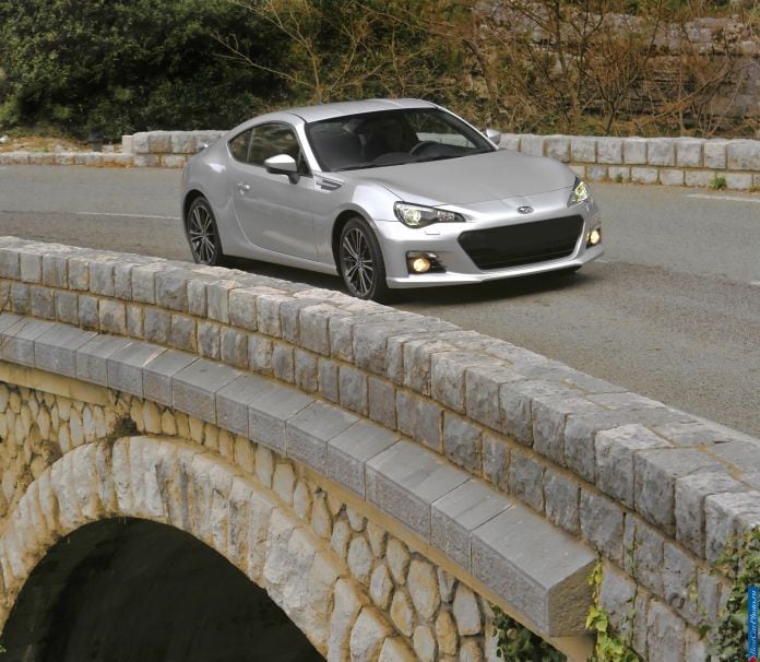 2014 Subaru BRZ - фотография 13 из 91