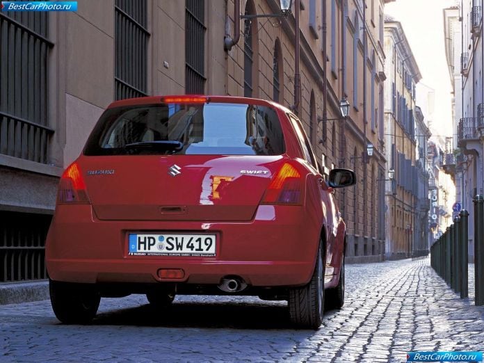 2005 Suzuki Swift - фотография 27 из 64