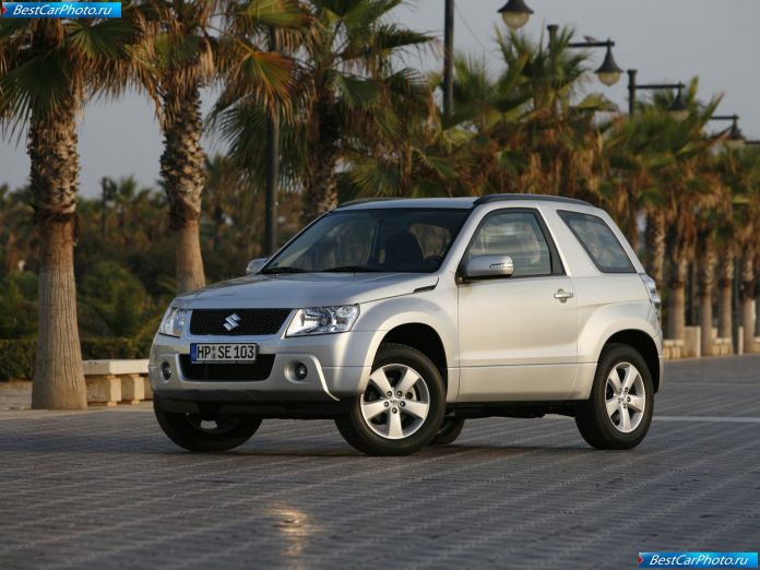 2009 Suzuki Grand Vitara 3-door - фотография 2 из 37 2009 Suzuki Grand Vitara 3-door - фотография 2 из 37