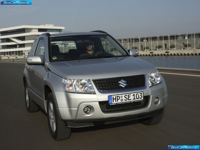 2009 Suzuki Grand Vitara 3-door - фотография 10 из 37