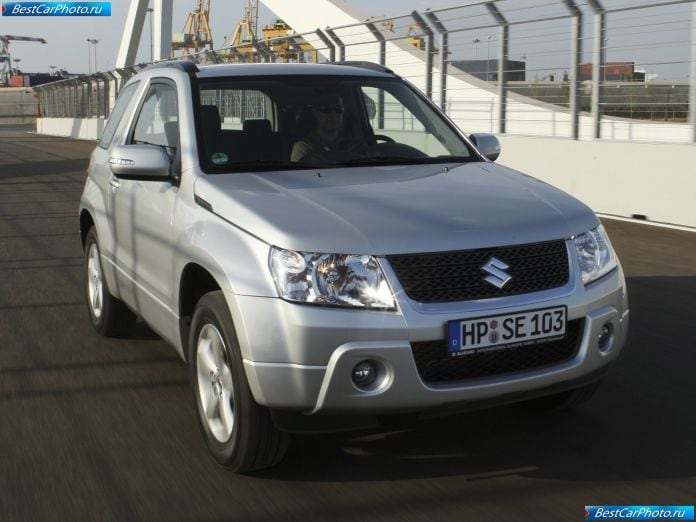 2009 Suzuki Grand Vitara 3-door - фотография 11 из 37