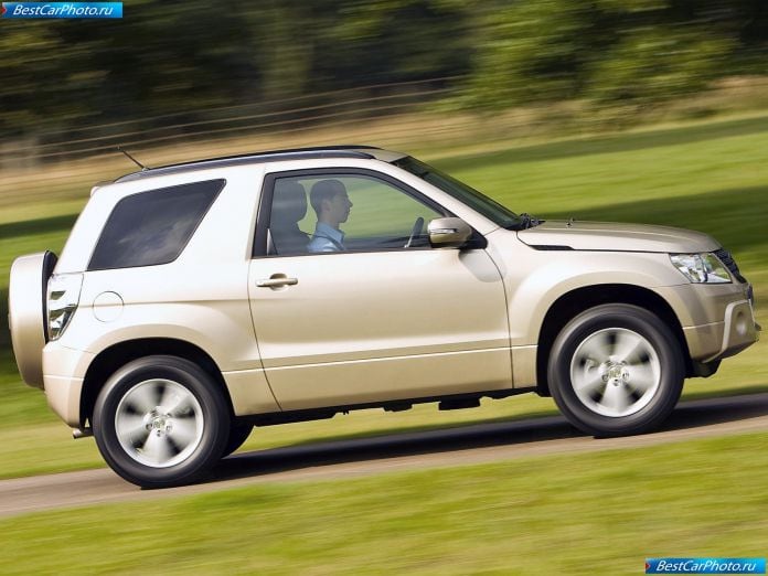 2009 Suzuki Grand Vitara 3-door - фотография 12 из 37 2009 Suzuki Grand Vitara 3-door - фотография 12 из 37