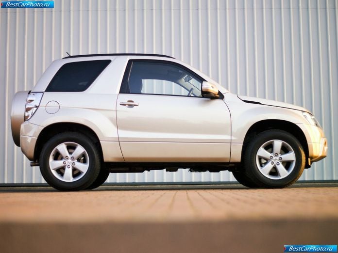 2009 Suzuki Grand Vitara 3-door - фотография 13 из 37 2009 Suzuki Grand Vitara 3-door - фотография 13 из 37