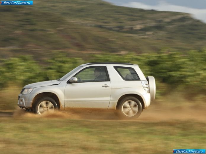 2009 Suzuki Grand Vitara 3-door - фотография 14 из 37 2009 Suzuki Grand Vitara 3-door - фотография 14 из 37