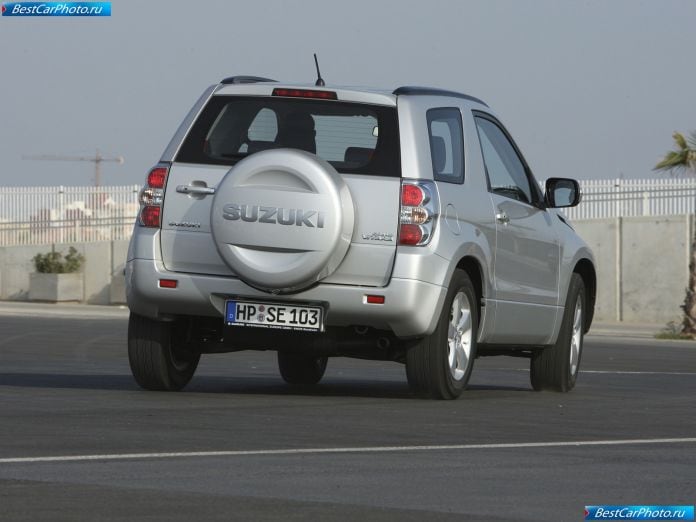 2009 Suzuki Grand Vitara 3-door - фотография 18 из 37 2009 Suzuki Grand Vitara 3-door - фотография 18 из 37