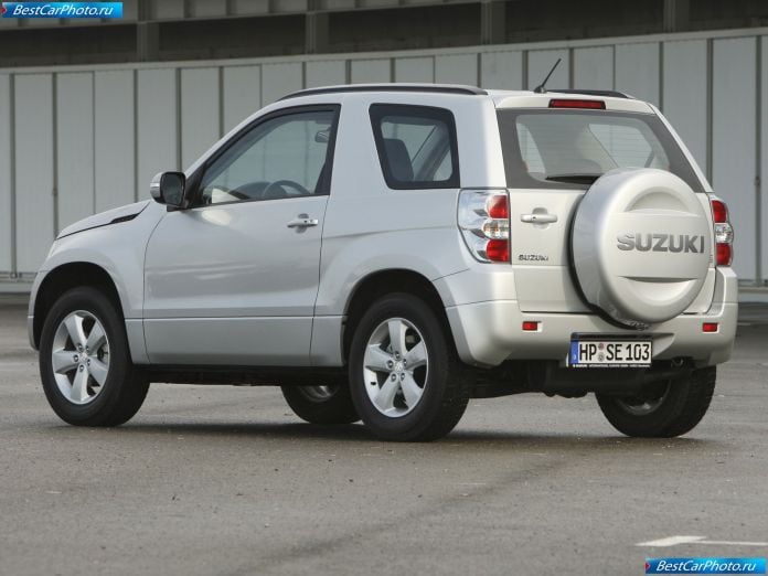 2009 Suzuki Grand Vitara 3-door - фотография 19 из 37 2009 Suzuki Grand Vitara 3-door - фотография 19 из 37
