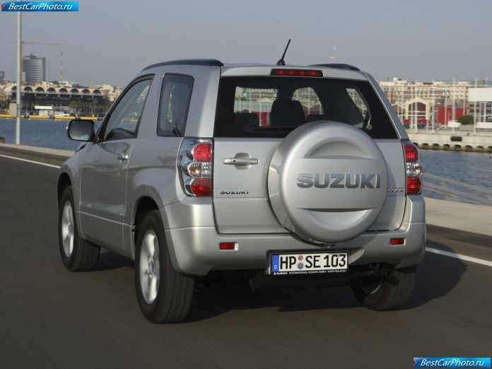 2009 Suzuki Grand Vitara 3-door - фотография 20 из 37 2009 Suzuki Grand Vitara 3-door - фотография 20 из 37