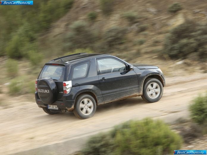 2009 Suzuki Grand Vitara 3-door - фотография 21 из 37 2009 Suzuki Grand Vitara 3-door - фотография 21 из 37