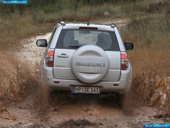 2009 Suzuki Grand Vitara 3-door - фотография 26 из 37 2009 Suzuki Grand Vitara 3-door - фотография 26 из 37