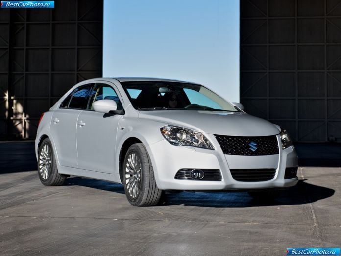 2010 Suzuki Kizashi - фотография 16 из 83