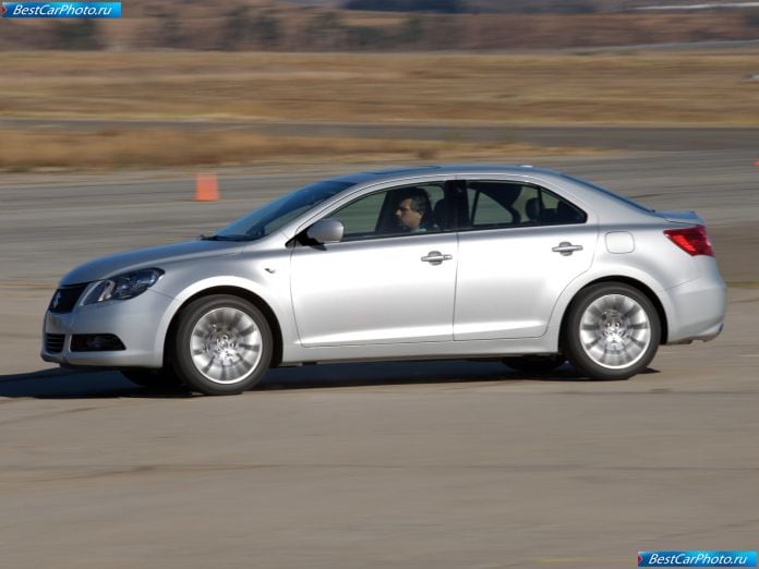 2010 Suzuki Kizashi - фотография 21 из 83