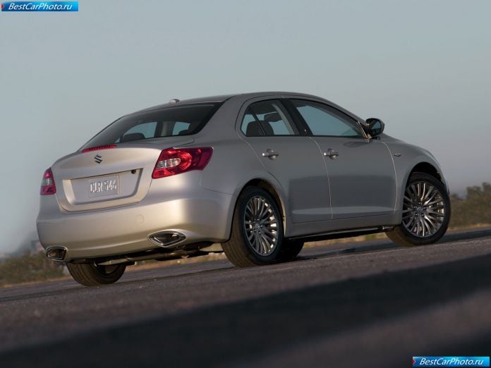 2010 Suzuki Kizashi - фотография 25 из 83