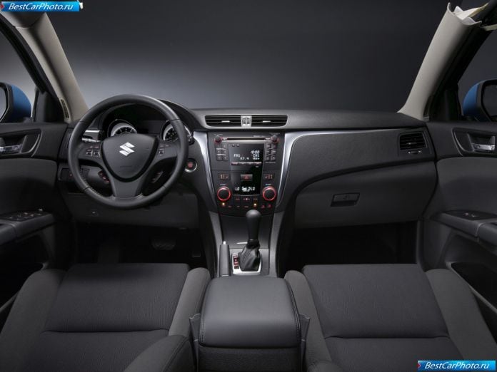 2010 Suzuki Kizashi - фотография 43 из 83