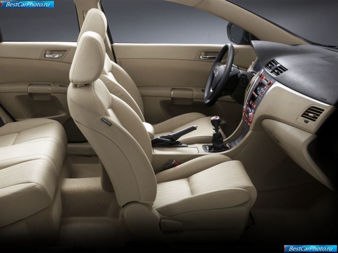2010 Suzuki Kizashi - фотография 46 из 83