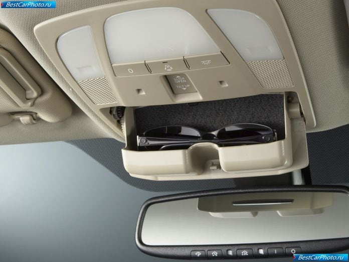 2010 Suzuki Kizashi - фотография 52 из 83
