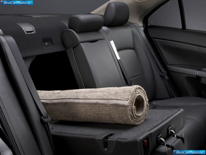 2010 Suzuki Kizashi - фотография 55 из 83